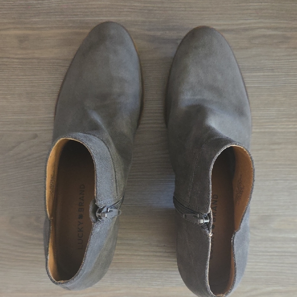 Lucky Brand Women's Boots in Gray Suede